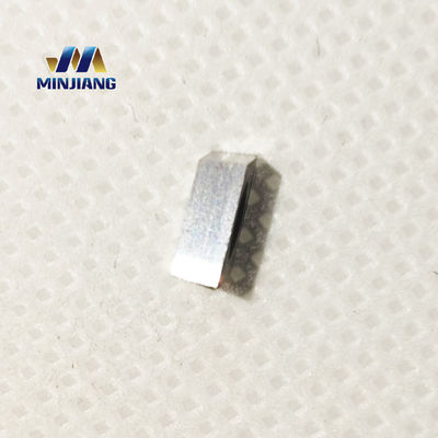 CNMG120404 不同鋼の粗末加工および細加工のためのカービッド挿入物